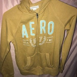Aeropostale yellow sweater. In good condition. Size Xs fits S